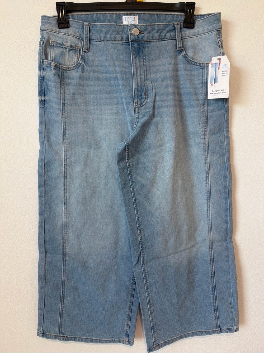 Time and Tru Light Wash Straight women’s Jeans